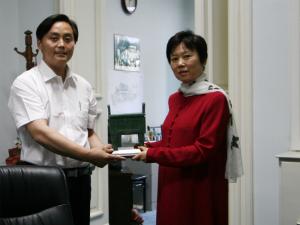 中國人民對外友好協會會長李小林與司母戊公司董事長吳蘇桉合影