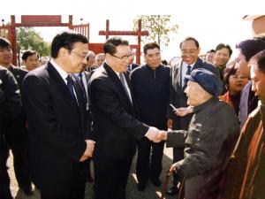 中共中央政治局常委、國務院總理李克強（原河南省委書記）李克強、原中共中央政治局常委李長春接見吳培文老先生